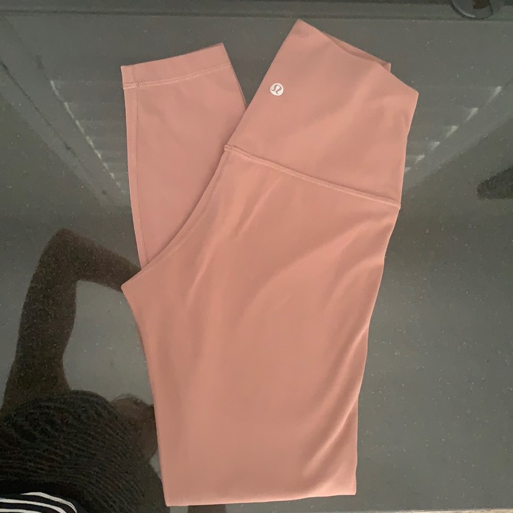 Gently Worn Lululemon Align HR legging 25”